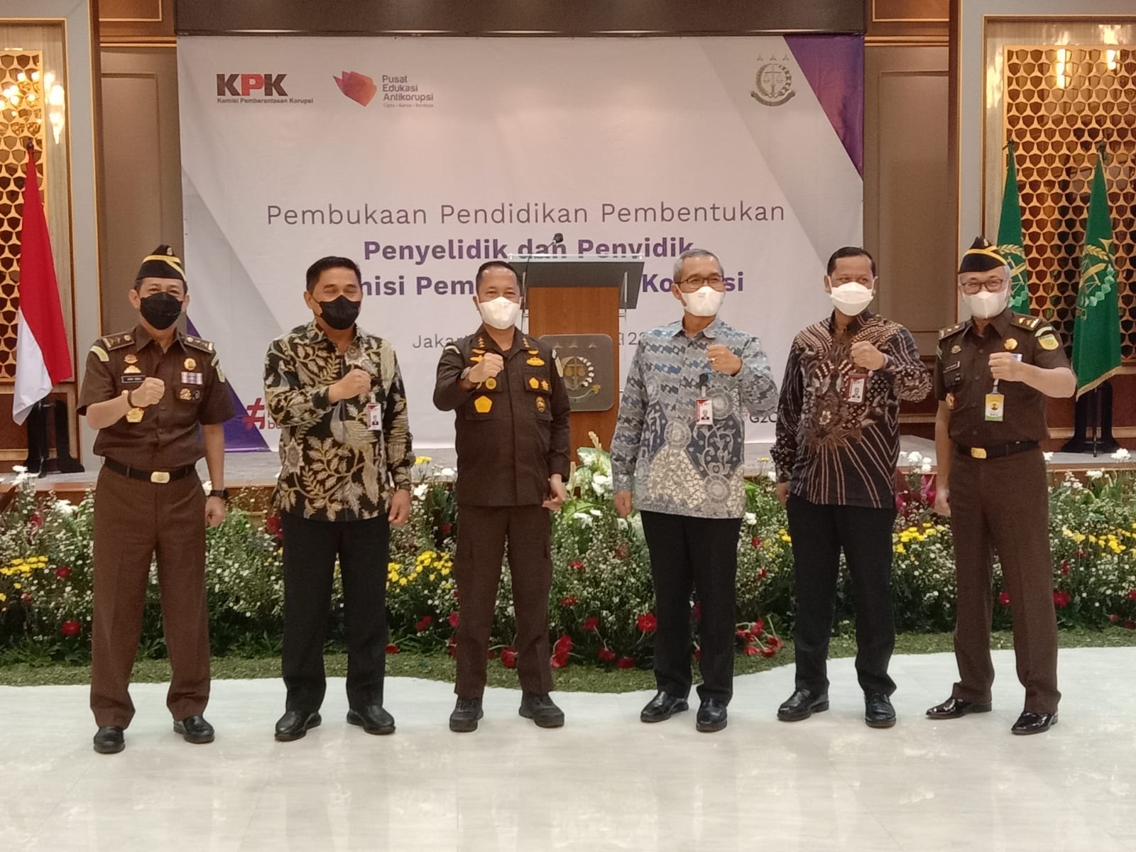 Photo of KPK dan Kejagung Jalin Kerjasama, 42 Penyidik KPK Dilatih