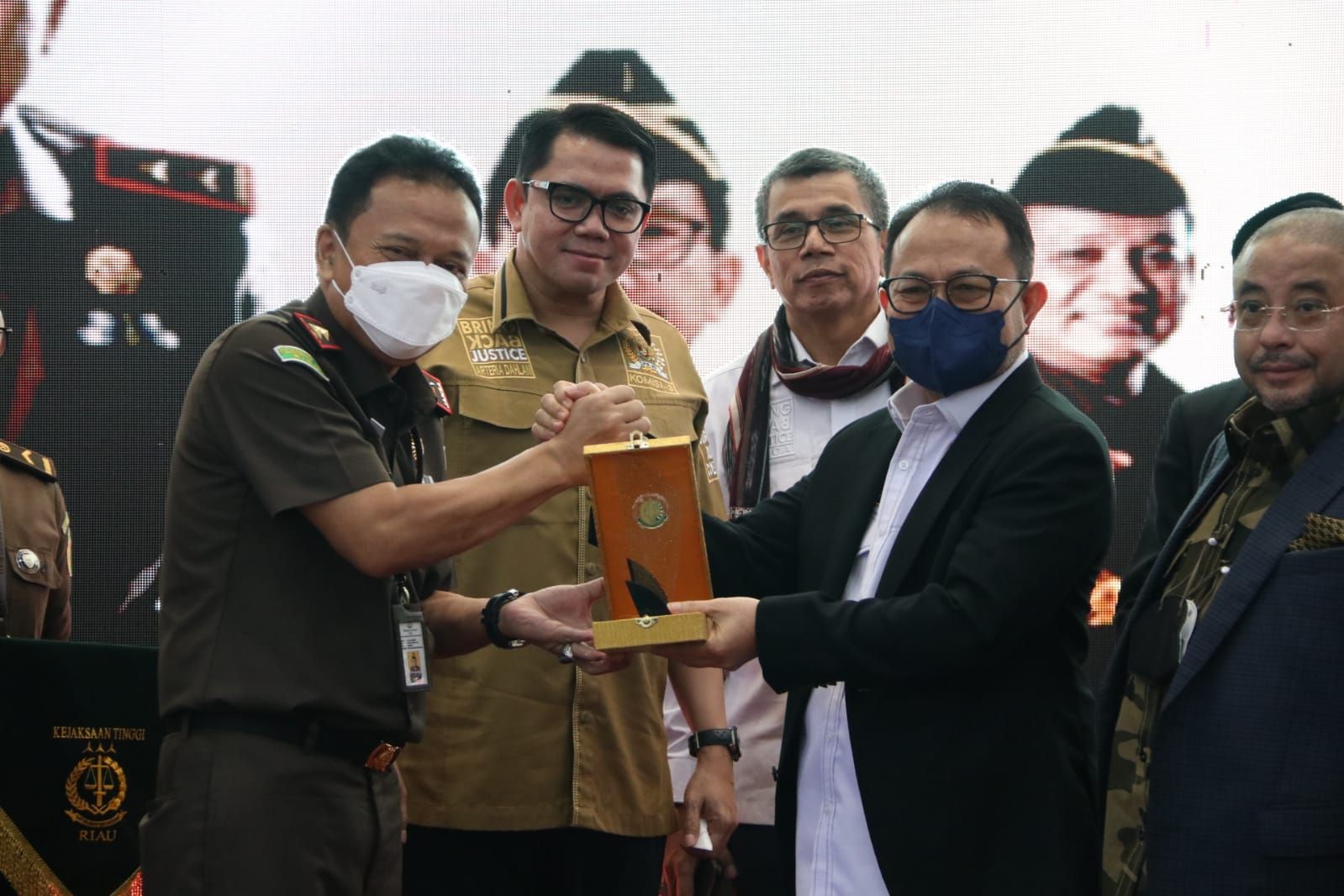 Photo of Kejati RiauTegaskan Komitmen Penegakan Hukum