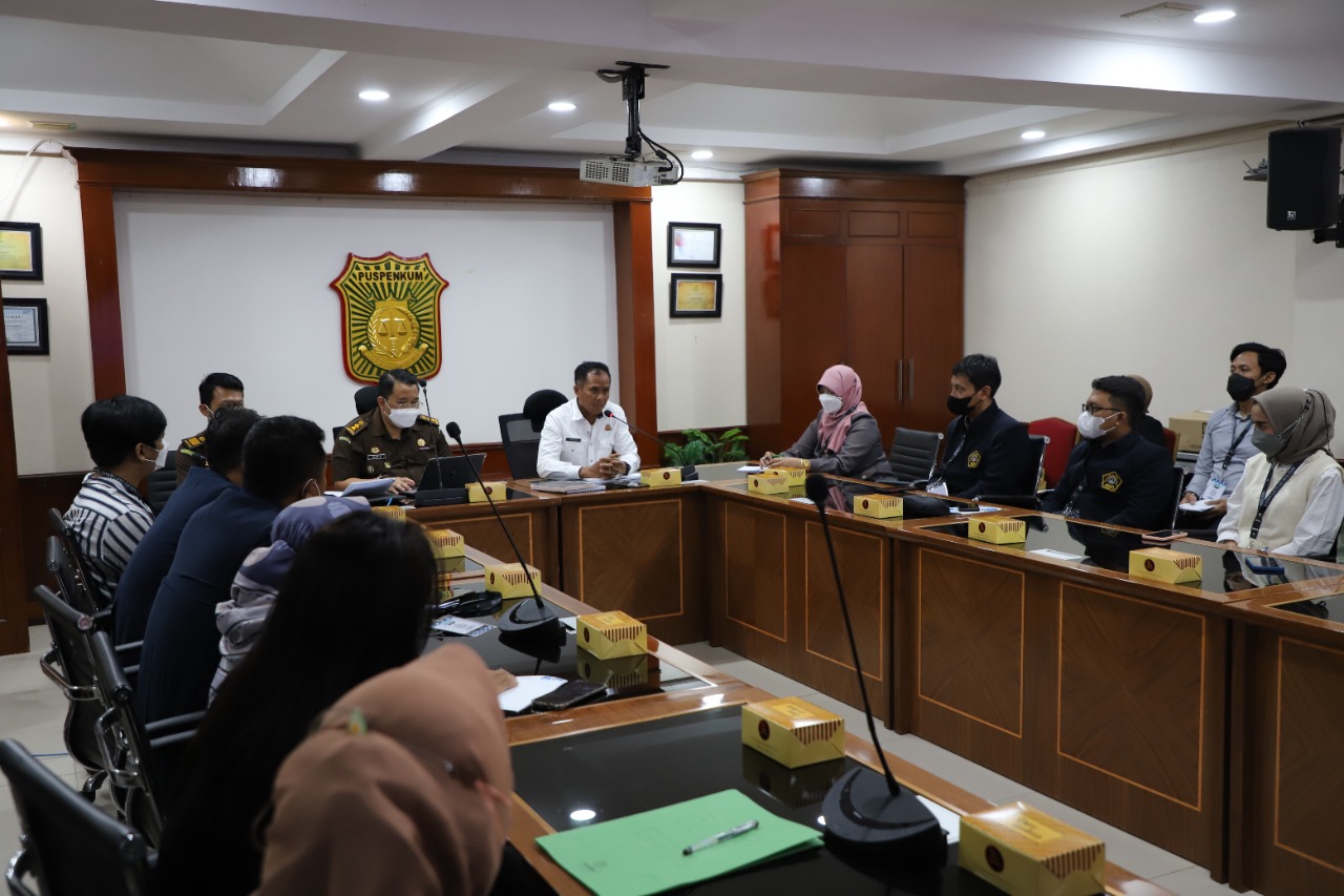 Photo of Mahasiswa Unissula Semarang Apresiasi Penegakan Hukum Humanis Kejagung