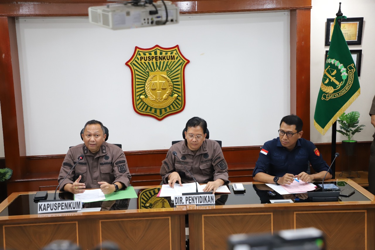 Photo of Kejagung Geledah 6 Lokasi Terkait Kasus Korupsi Impor Garam Industri