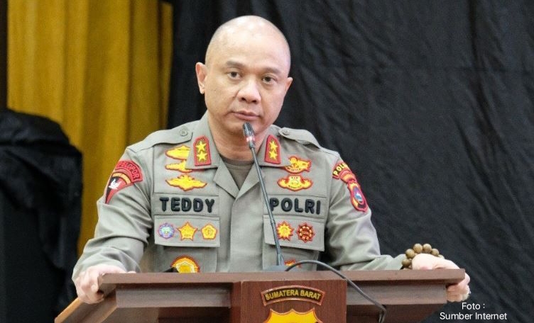 Photo of Jenderal Teddy Minahasa Ditangkap Terkait Kasus Narkoba