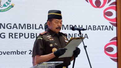 Photo of Harap Kejaksaan Semakin Dipercaya Publik, Jaksa Agung Lantik 5 Staf Ahli