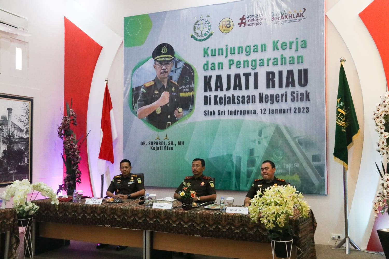Photo of Kajati Riau Sapa Pegawai dan Jaksa Kejari Siak