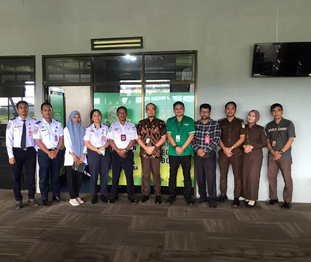 Photo of Kejari Sibolga dan Bandara Pinangsori Monitor WNA Tanpa Dokumen