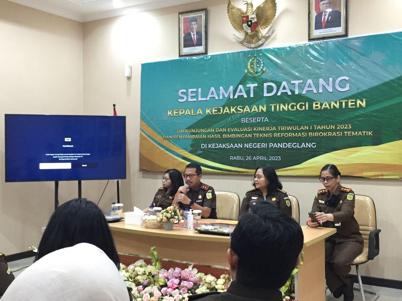 Photo of Kajati Banten Sapa Pegawai Dan Jaksa Kejari Pandeglang