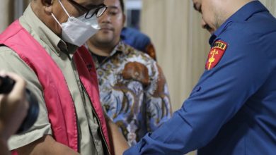 Photo of Lagi, Kejari Karawang Tahan 2 Pejabat Bank Pelat Merah