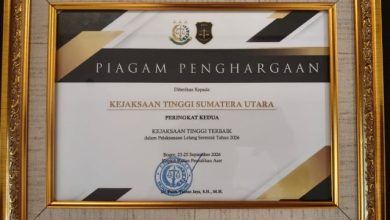 Photo of Turut Berkontribusi Pecahkan Rekor MURI, Kejati Sumut Diganjar Piagam Penghargaan