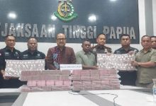 Photo of Kejati Papua Pulihkan Keuangan Negara Atas Perkara Tipikor Aerosport Mimika